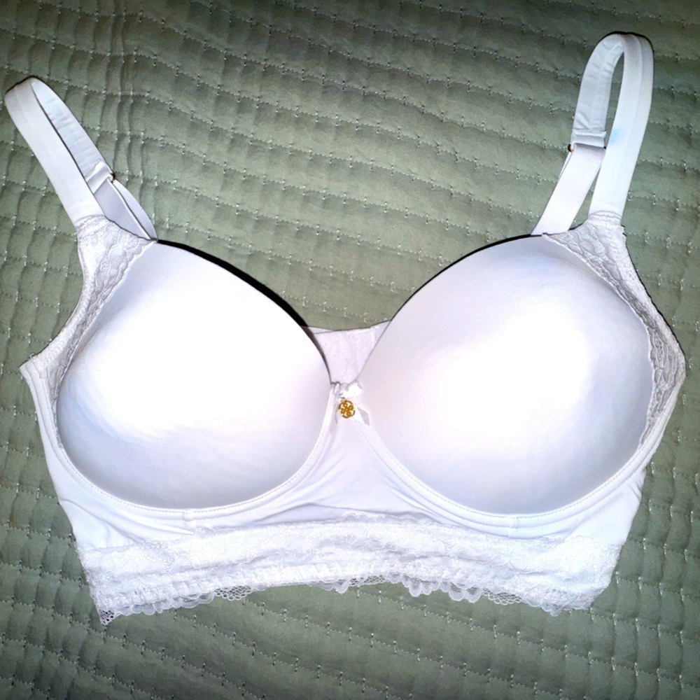 Daisy Fuentes longline White Lace Bra. Wireless padded. Size 40D